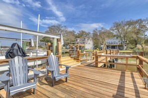 Property grounds - Yacht View: Serene, Dog-friendly Home on Intracoastal Waterway (Oak Island)