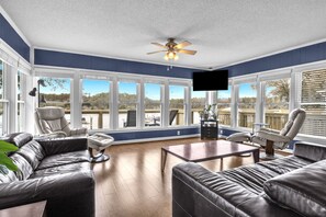 Flat-screen TV - Yacht View: Serene, Dog-friendly Home on Intracoastal Waterway (Oak Island)