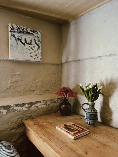 Historical Little Mill Cottage, Moments From Mountains and Market Town