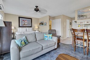 Una televisión, una oficina