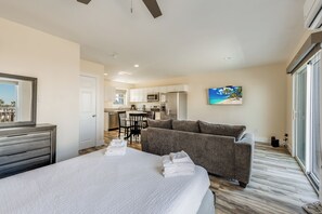 Interior - Watch the sun set after a day of fishing on deck. (Port Aransas)