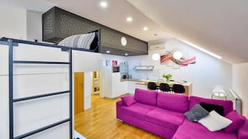 Florica Apartment | Living area | 110-cm Smart TV with digital channels, TV, Netflix