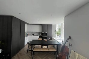 Lägenhet Basic - 1 kingsize-säng med bäddsoffa | Restauranger