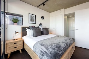 Appartement, 2 grands lits | 2 chambres, espace de travail pour ordinateur portable