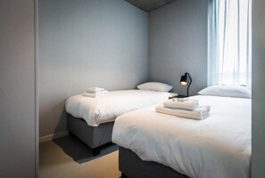 2 slaapkamers, een strijkplank/strijkijzer, gratis wifi, beddengoed