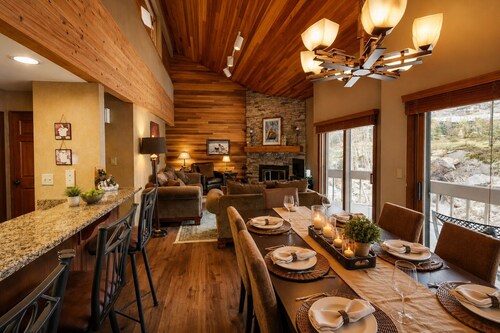 1791 Lakeside Getaway At Deer Valley! Outdoor Heated Pool & Hot Tubs! 2 Bedroom Condo by RedAwning