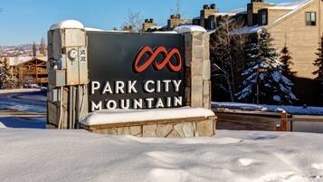 Condo, 3 Bedrooms | Property grounds