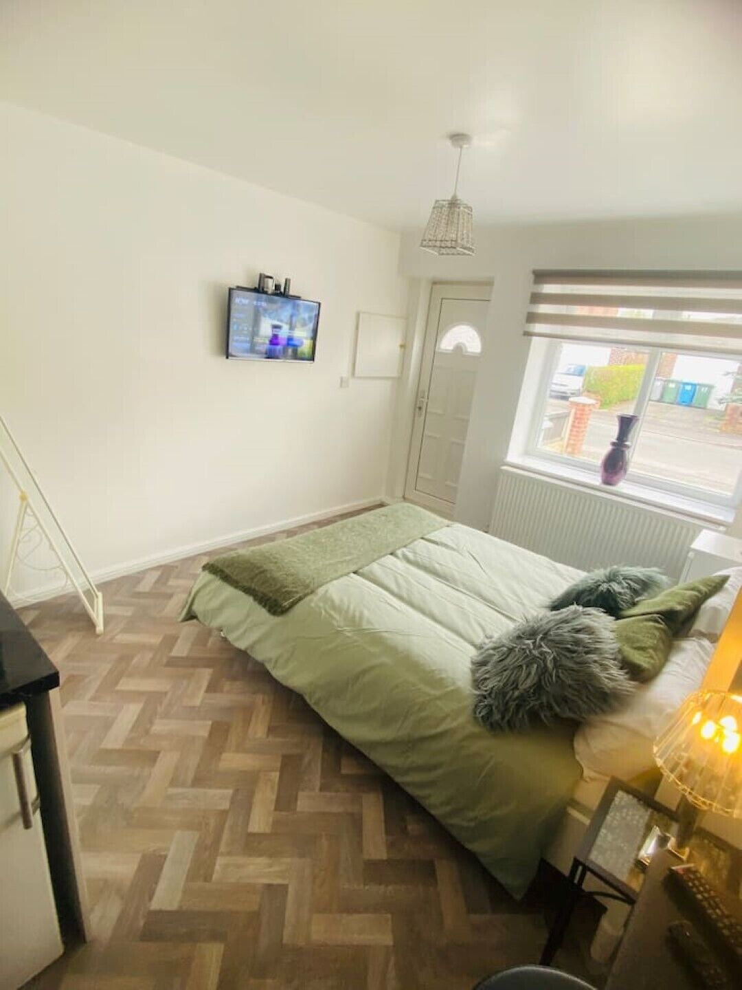 2 عدّة غرف نوم ومكواة/لوح كي وواي فاي مجانًا وملاءات أسرّة