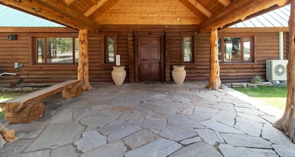 JJ Ranch 40 acres 5 bdrm 3 bath private pool, sauna, soaking tub Mountain Views