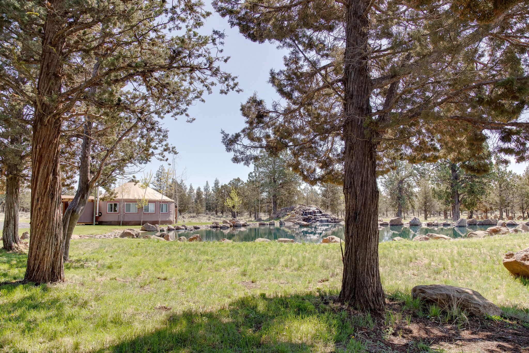 JJR Private Yurt with full bathroom, mountain views,