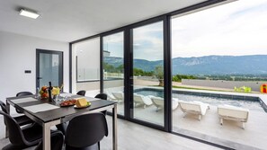 Outdoor dining - Designer Villa The View with pool (Purgarija Cepic)