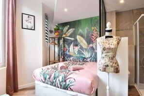 1 dormitorio, tabla de planchar con plancha, cuna de viaje y wifi gratis