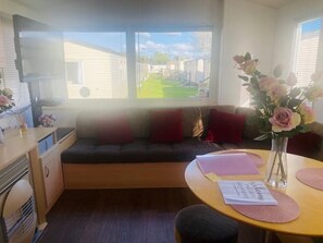 Living area - Coopers Family Holiday Home (RHYL)