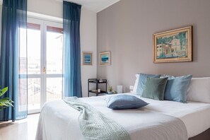 3 bedrooms, desk, iron/ironing board
