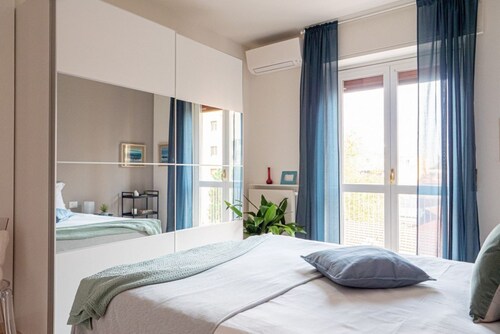 The Best Rent - Large three bedroom apartment close to Lodi metro station