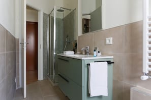 Tina y bidet 