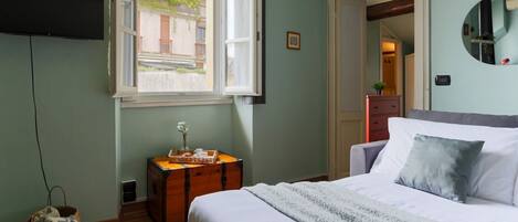 1 habitación y escritorio