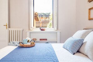1 Schlafzimmer, Schreibtisch