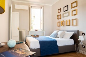 1 bedroom, desk - The Best Rent - Elegant apartment with one bedroom close to San Babila (Milano)