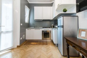 Refrigerador, microondas, horno, lavavajillas