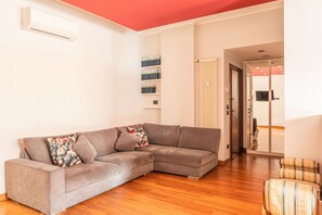 Living area - The Best Rent - Stunning three-bedroom apartment in Corso Indipendenza (Milano)