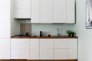 Private kitchen - The Best Rent - Elegant two bedroom apartment close to Pasteur metro station (Milano)