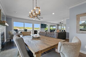 Dining - The VIEW @ Farr Shores! (Hot Springs)