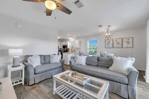TV, DVD player - 🐟200yds to Beach-Snowbird Friendly-30A-Beachside Villas 933 (Santa Rosa Beach)
