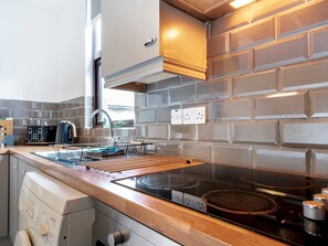 Refrigerador, microondas, horno y tostadora