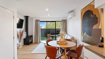 TV, fireplace, offices