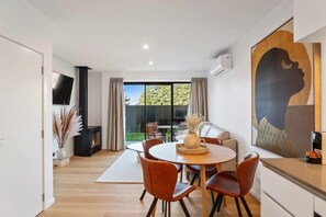 TV, fireplace, offices