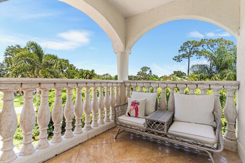 Private Villa | Pool + Hot Tub + Sleeps 20