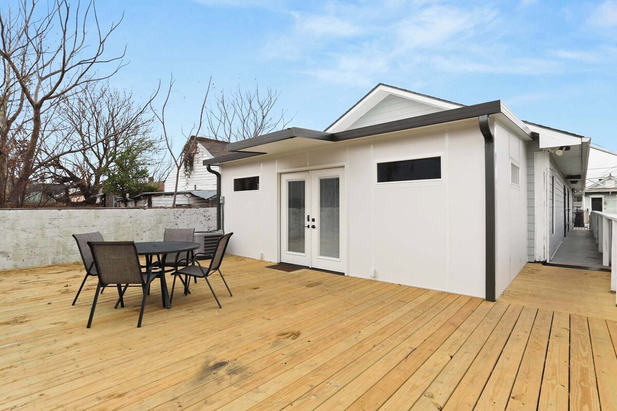 Unique 1BD 'Urban Cabin' close to French Quarter