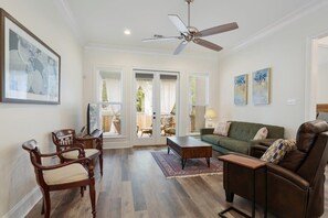 TV, offices - Stunning Luxury Home 2 Blocks From Streetcar! (New Orleans)
