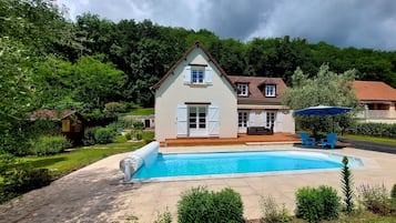 Piscina all'aperto, una piscina riscaldata