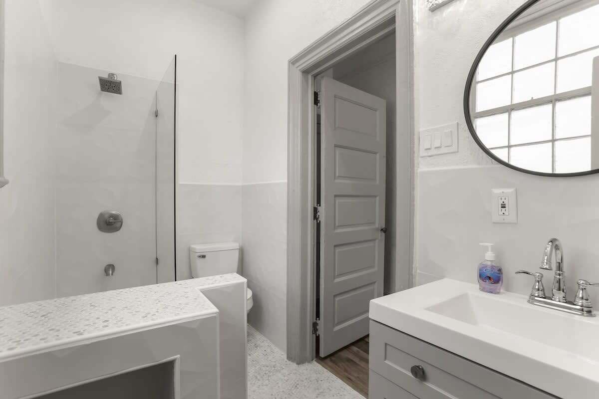 Bathtub, hair dryer, towels