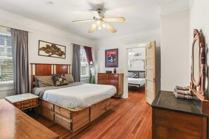 3 bedrooms, desk, iron/ironing board, travel cot