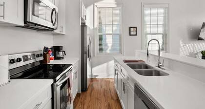 Elegant 2BR | Garden District | Historic Luxury