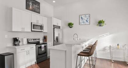 Modern 2BR | Garden District | Stunning Luxury