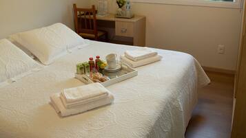 Apartment | 4 bedrooms, desk, laptop workspace, soundproofing