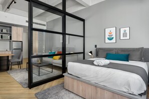 1 slaapkamer, een strijkplank/strijkijzer, wifi, beddengoed