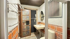 Superior Room | Bilik Mandi | Selipar 