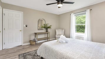 2 bedrooms, travel crib, WiFi, bed sheets