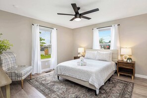 Travel cot, WiFi, bed sheets