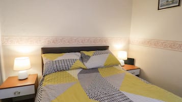 2 bedrooms, individually decorated, individually furnished, free WiFi