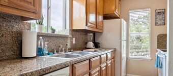 Canyon Lake Escape | Pool, Balcony & Comfy Beds