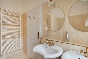 Bathroom - Aphrodite Hotel Marianske Lazne (Marianske Lazne)