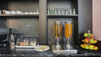 Free daily continental breakfast