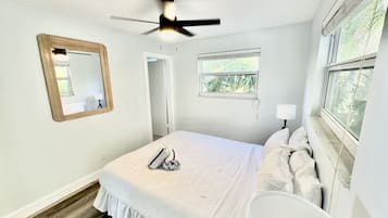 2 bedrooms, iron/ironing board, travel cot, WiFi
