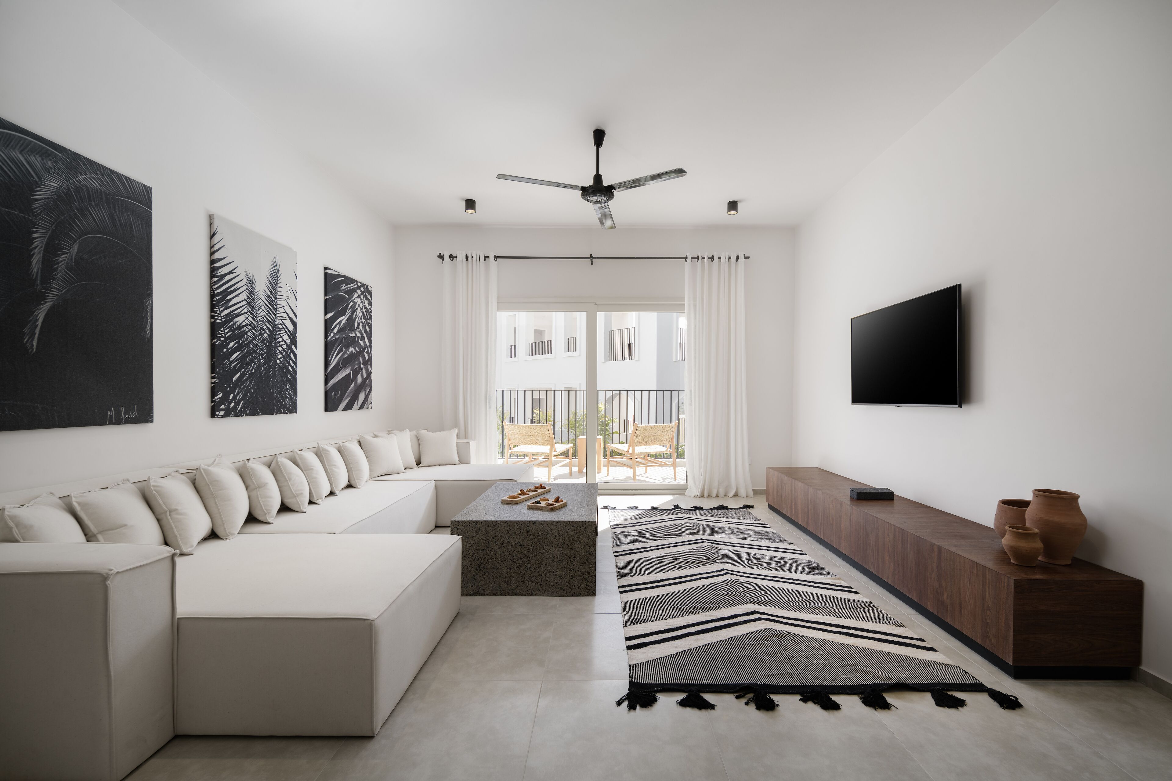 54-inch lcd tv with satellite channels, tv